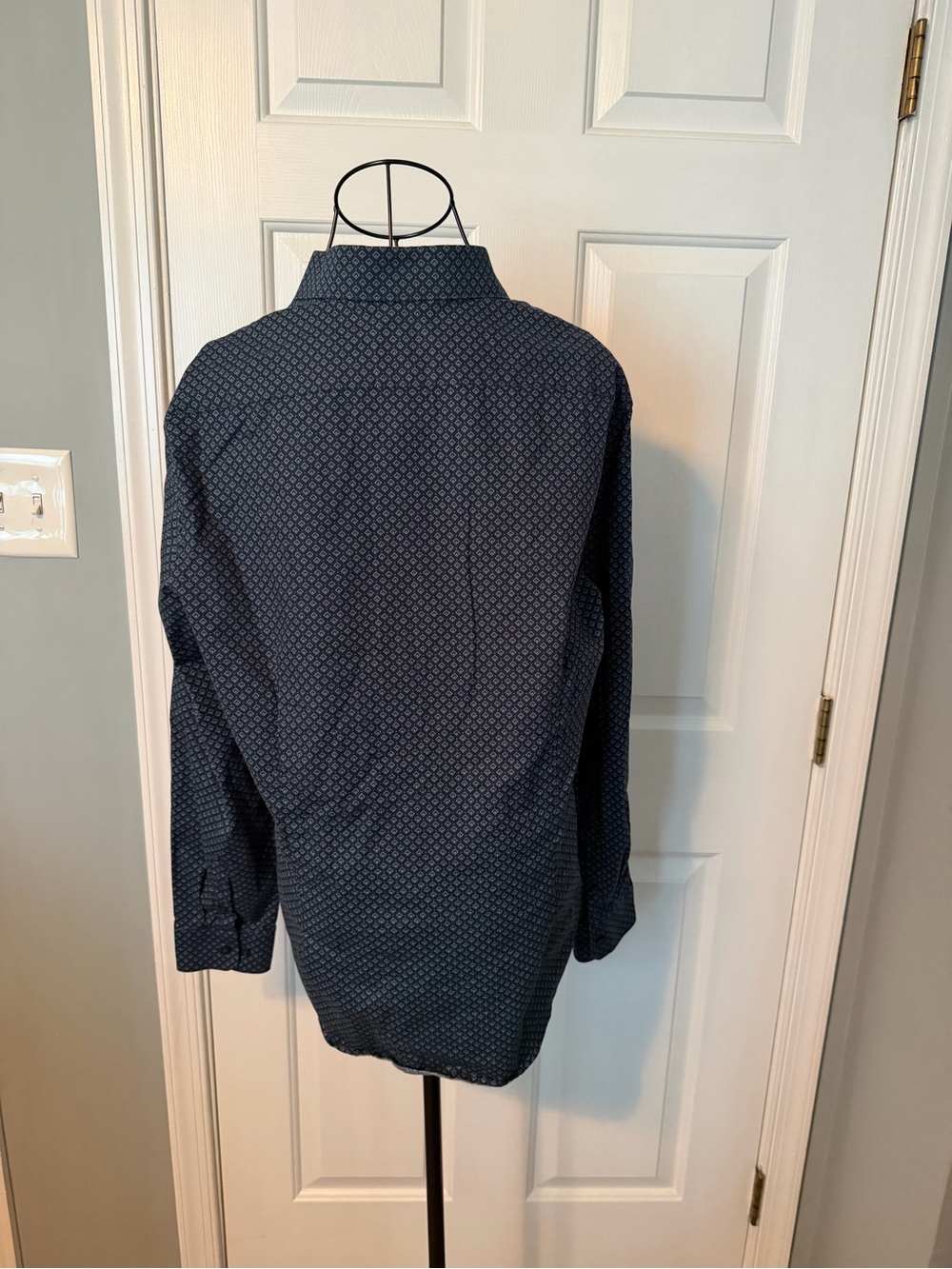 Express Men's Navy Micro-Pattern Button-Down Shirt - Picture 2 of 3